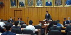 北朝鮮による拉致問題等に関する特別委員会（委員長）